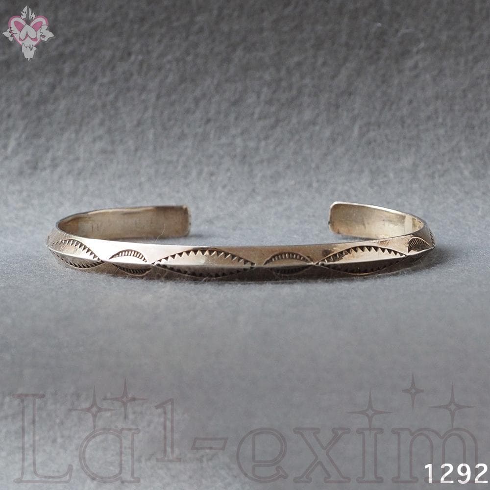 美品 インディアンジュエリー 刻印 LMC スターリング シルバー 銀 バングル