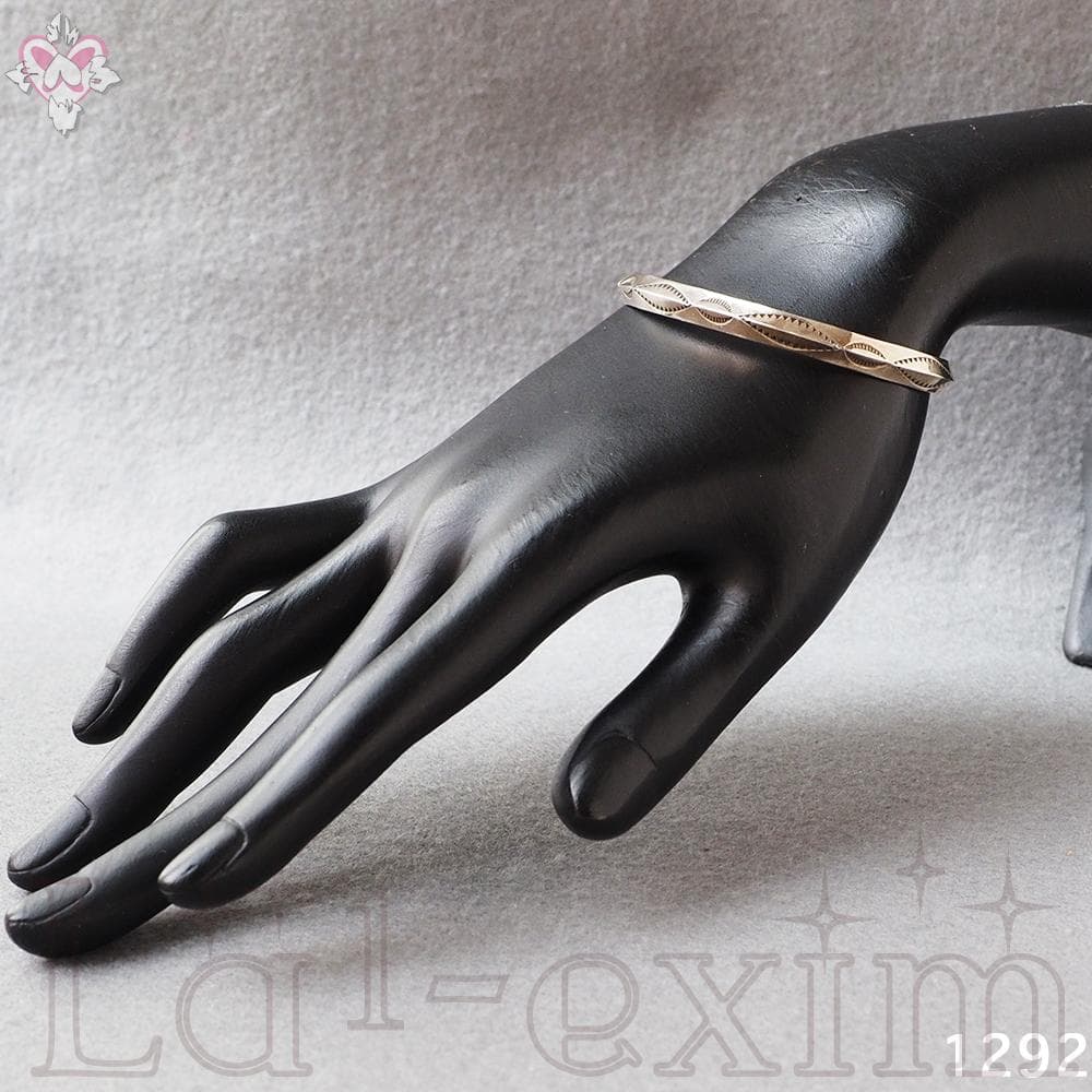 美品 インディアンジュエリー 刻印 LMC スターリング シルバー 銀 バングル