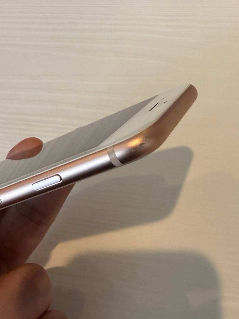 iPhone 8 本体のみ simフリー