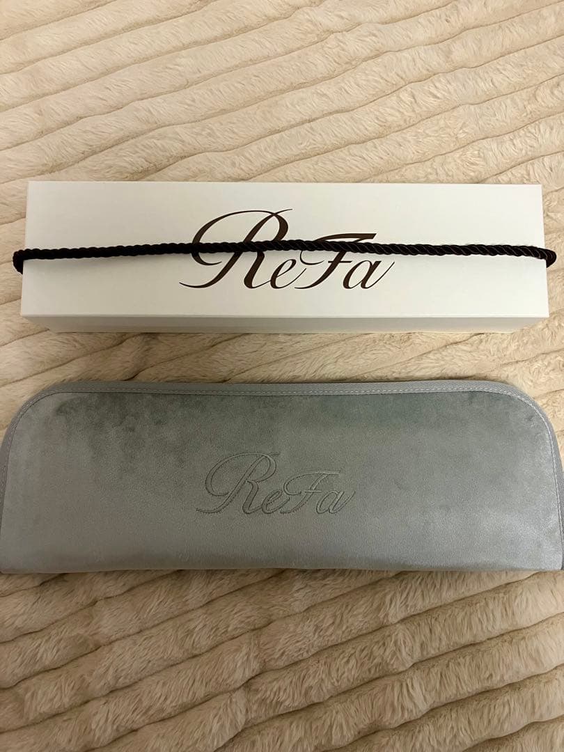 【極美品】2025年製 リファ ストレートアイロンプロ 専用ケース付き