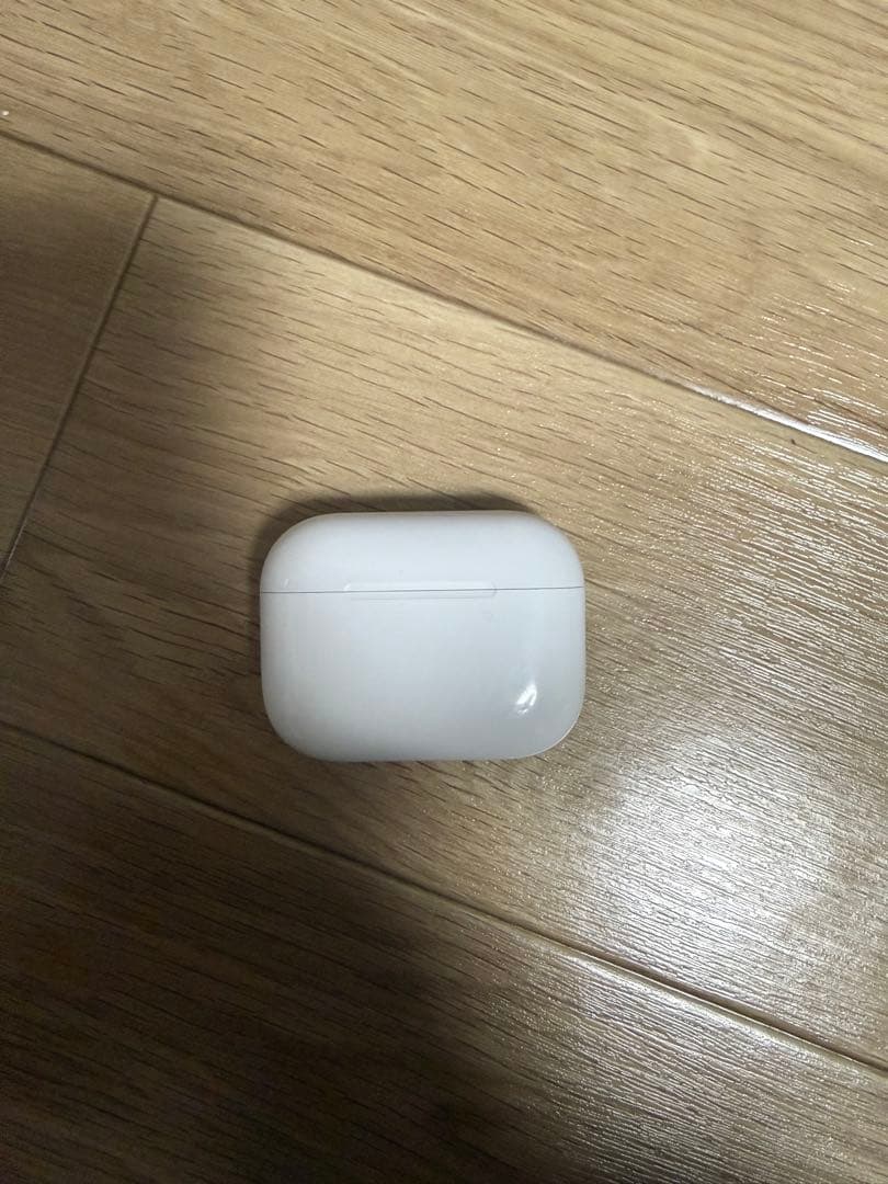 最新AirPods Pro 第3世代本体 充電ケース付き