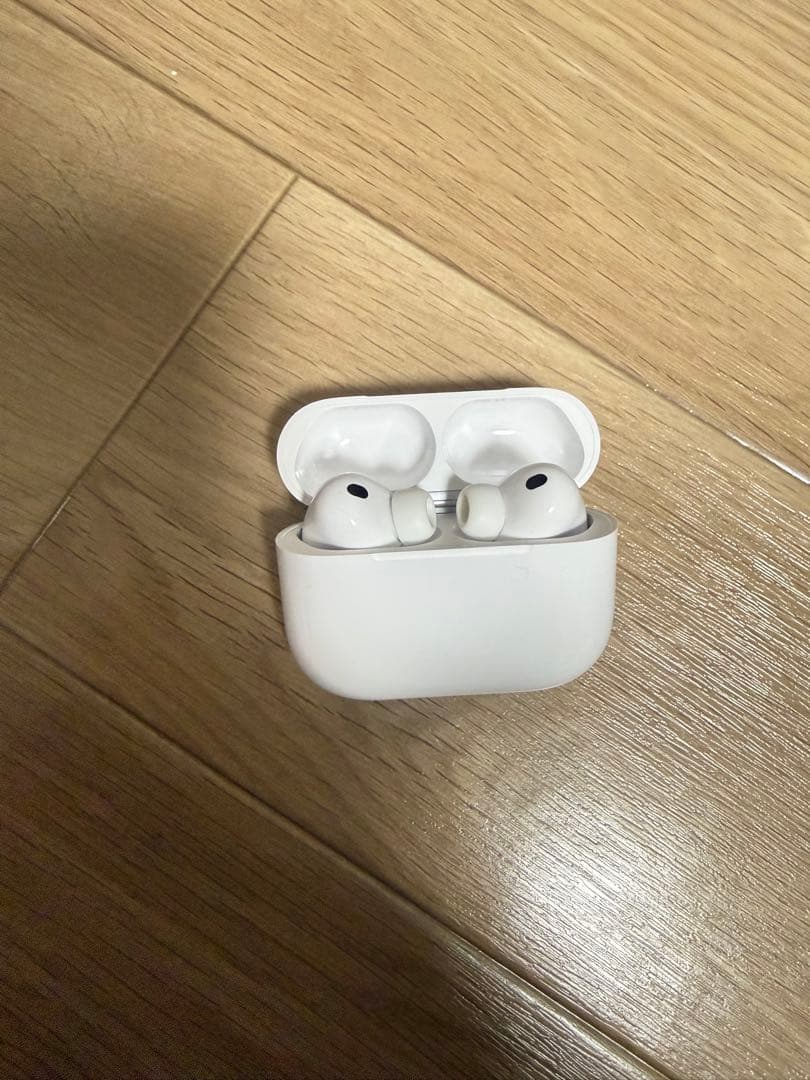 最新AirPods Pro 第3世代本体 充電ケース付き
