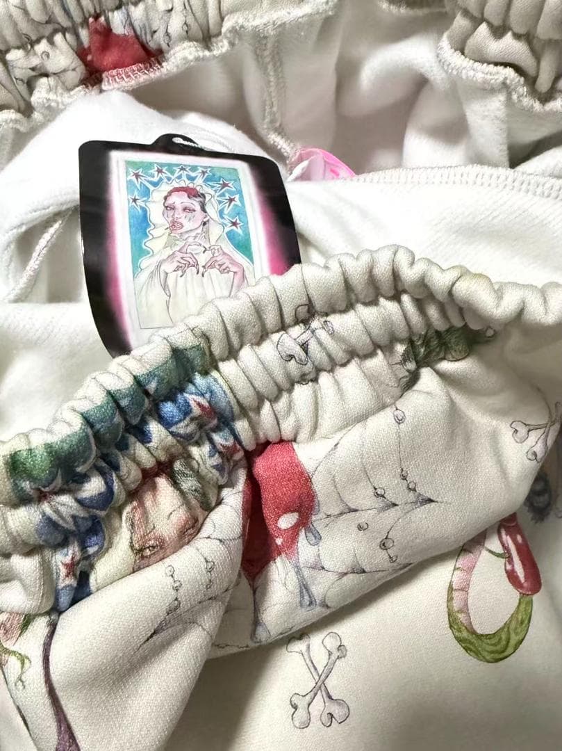 即完売品 仲里依紗 Re. アールイードット 手書きスウェットパンツ ホワイト