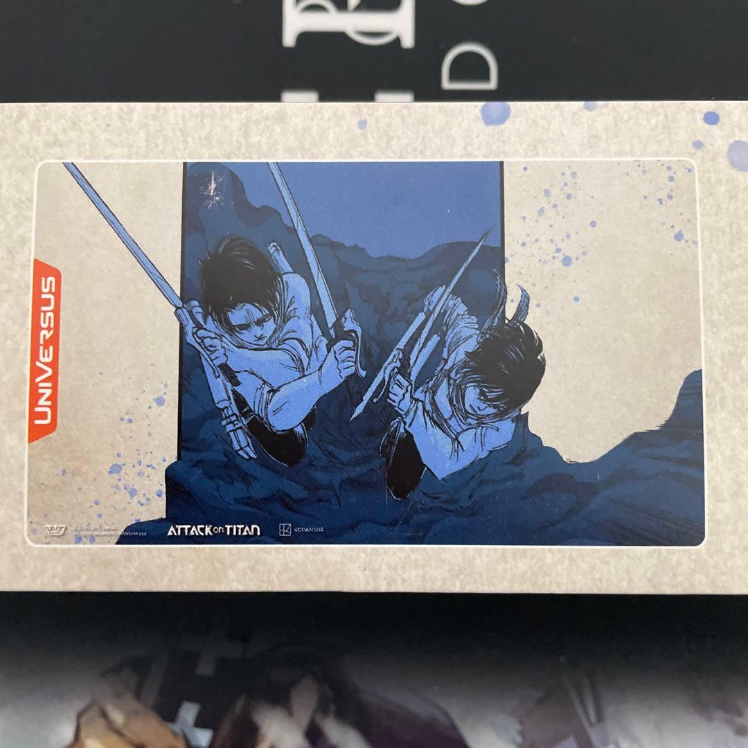 進撃の巨人　プレイマット　リヴァイ　ミカサ