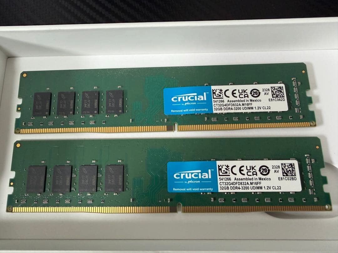 中古品Crucial 64GB(32GBx2枚) DDR4
