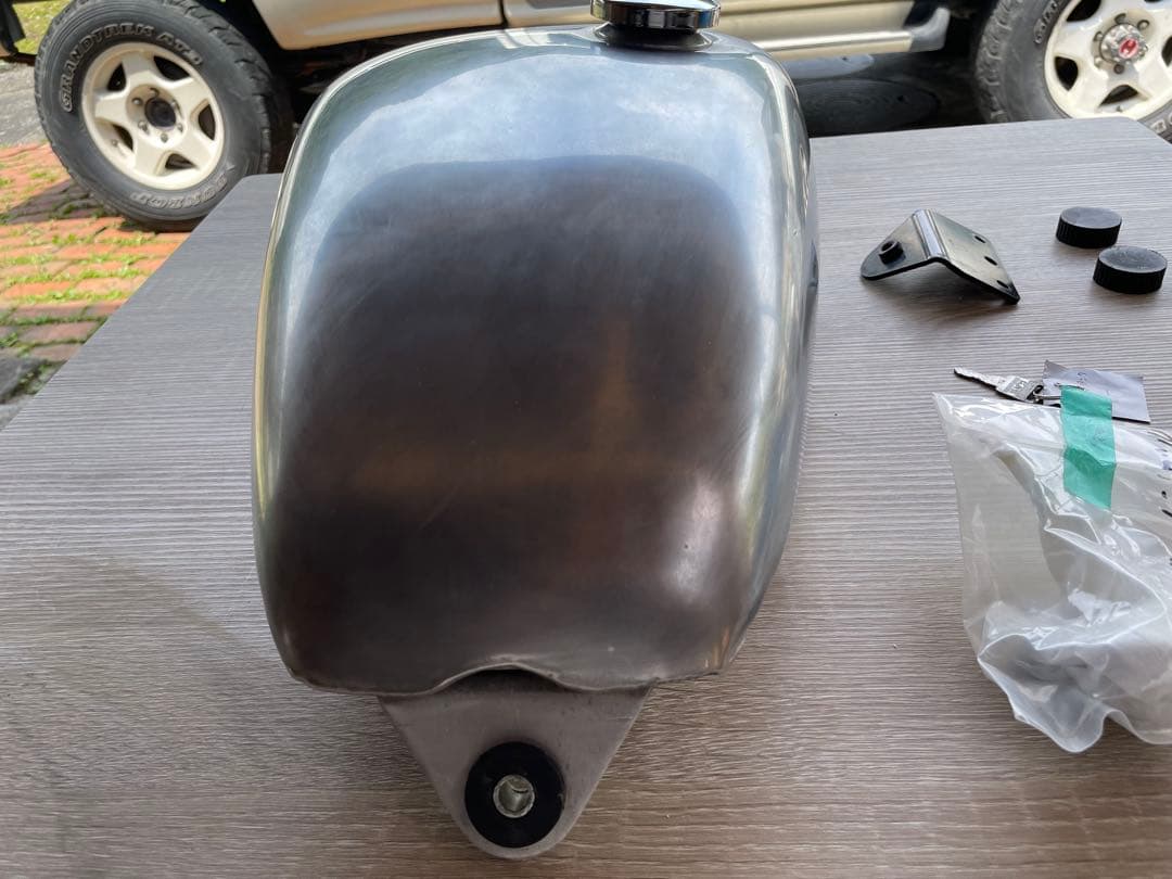 アルミタンク　　送料込み