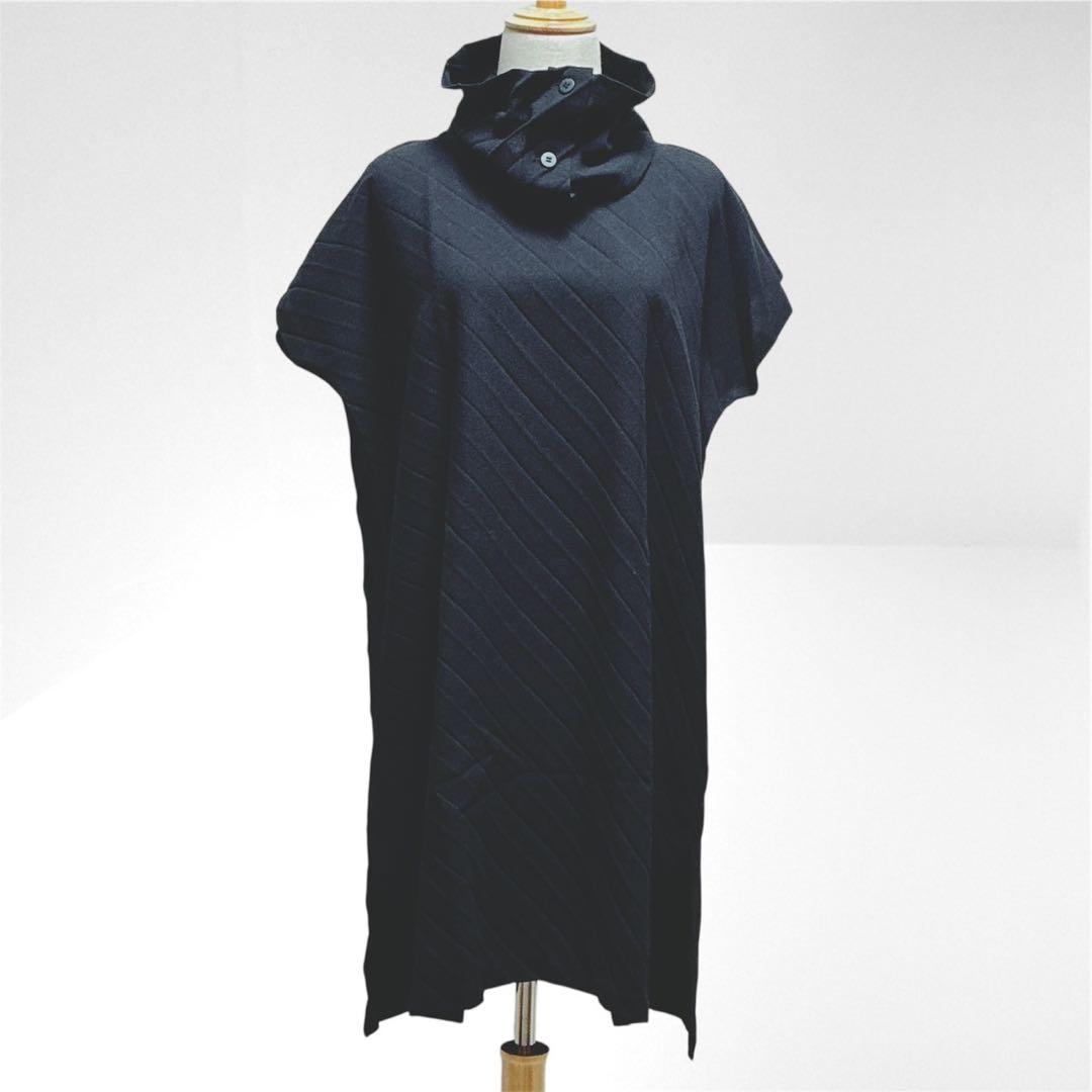 ミーイッセイミヤケ　ボタン付き変形ハイネック　プリーツ　トップス　チュニック　黒