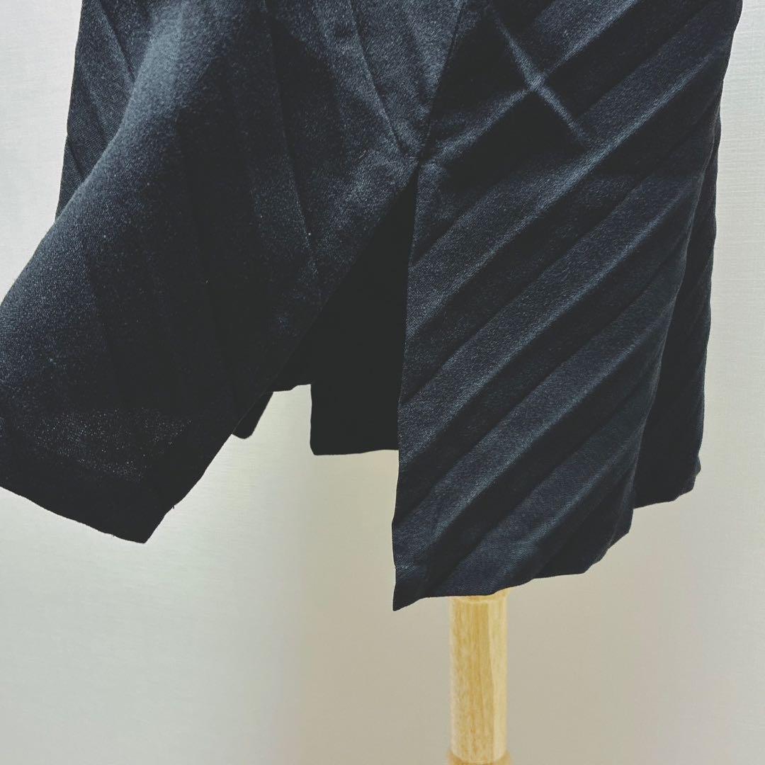 ミーイッセイミヤケ　ボタン付き変形ハイネック　プリーツ　トップス　チュニック　黒