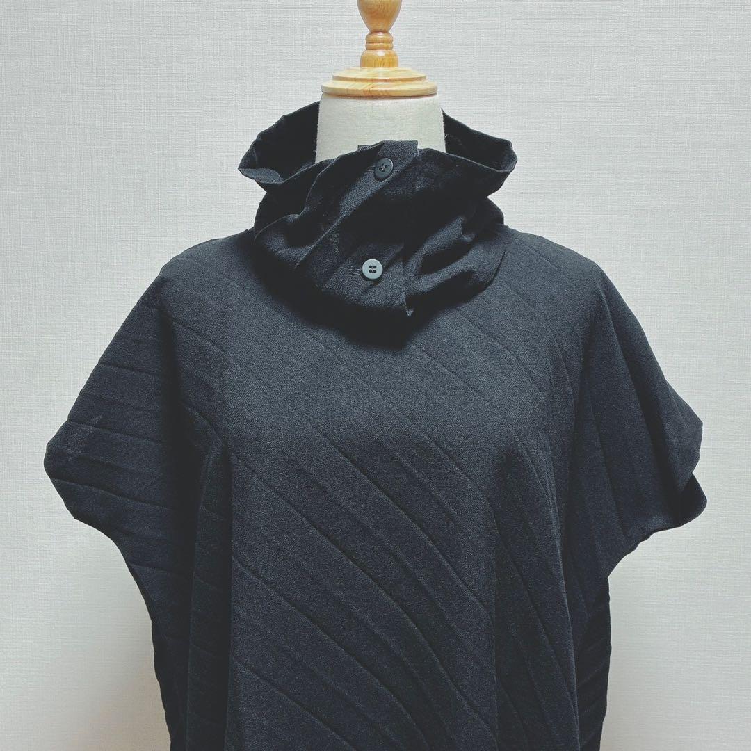 ミーイッセイミヤケ　ボタン付き変形ハイネック　プリーツ　トップス　チュニック　黒