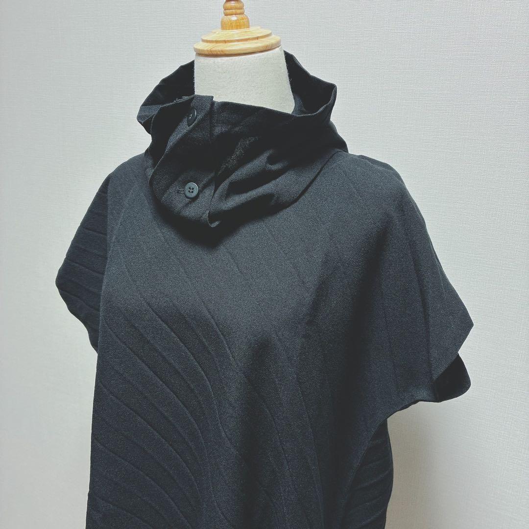 ミーイッセイミヤケ　ボタン付き変形ハイネック　プリーツ　トップス　チュニック　黒