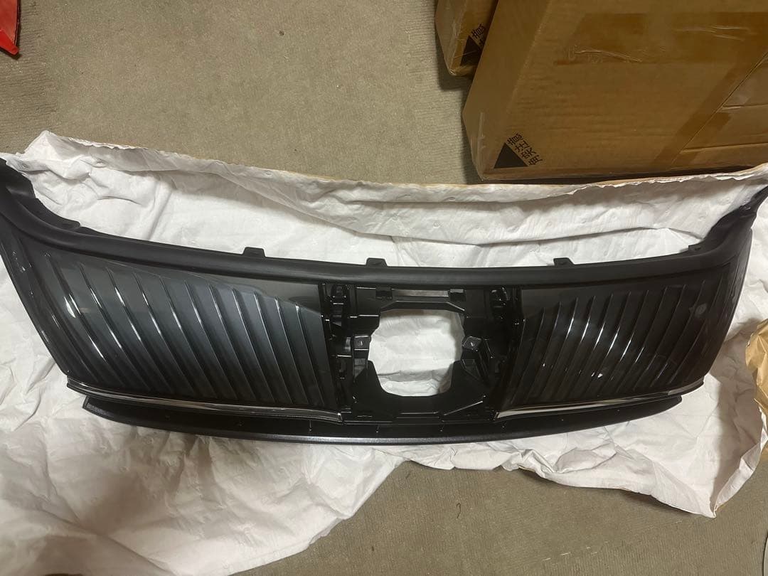 60ハリアー 後期　フロントグリル