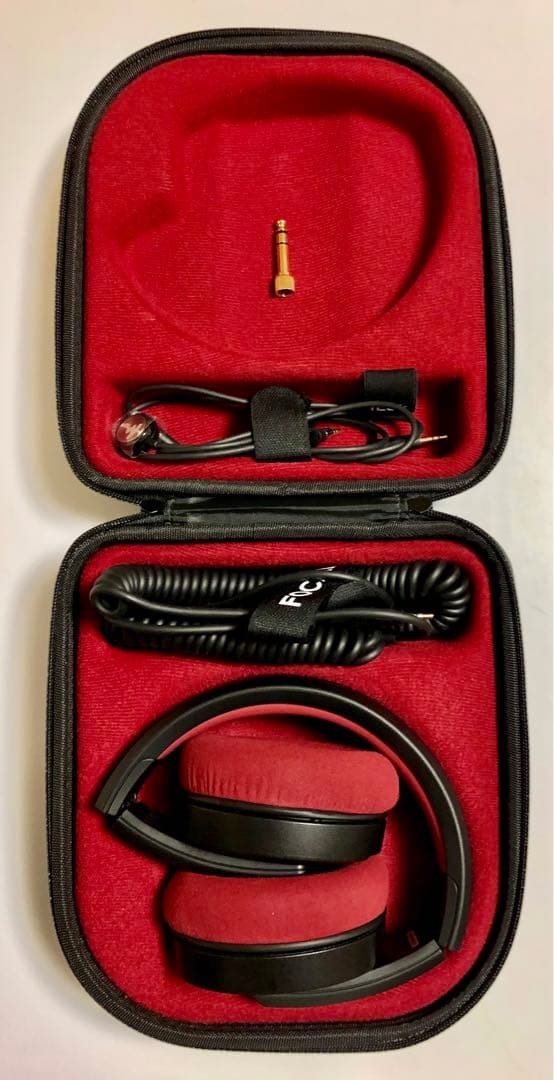 Focal Listen Professionalリケーブル可能ヘッドホン