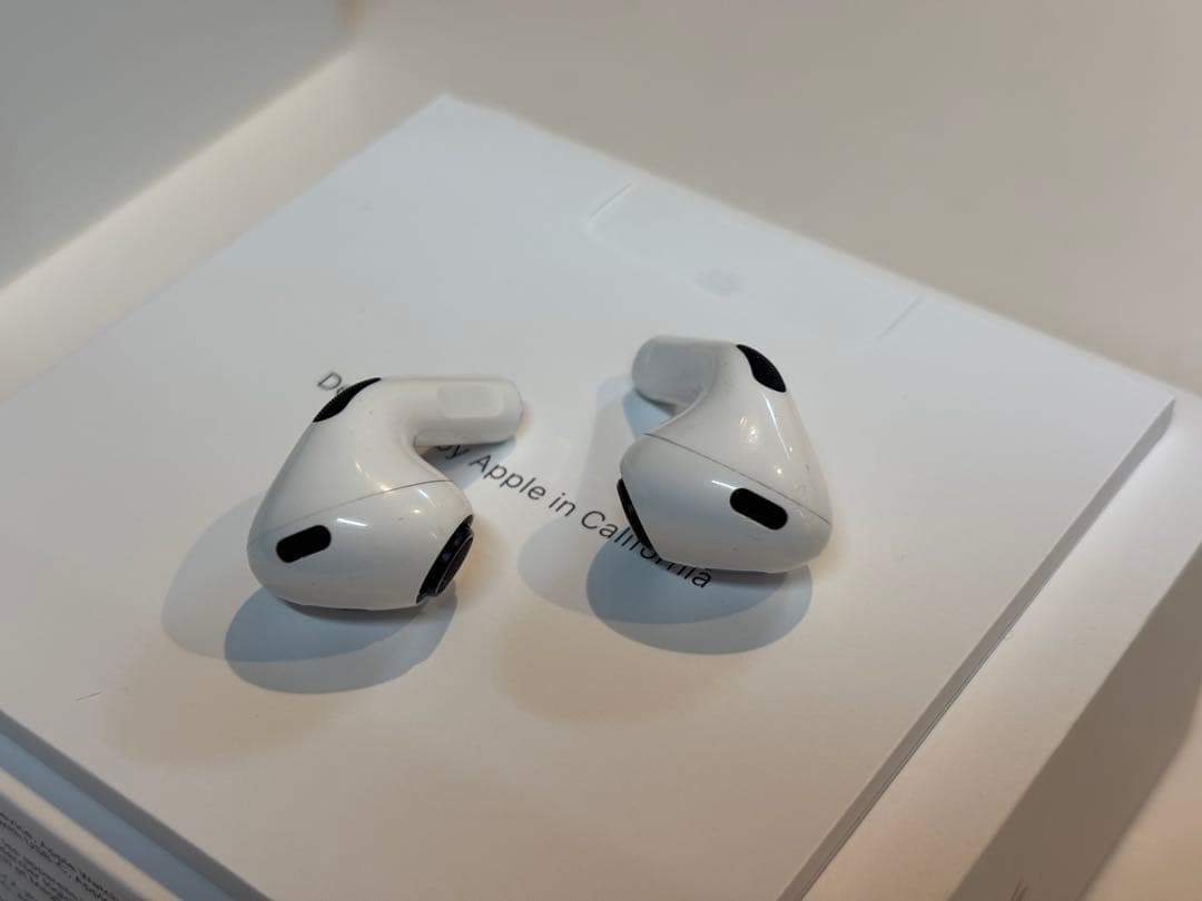 Apple AirPods (第2世代) 本体　イヤーチップ付