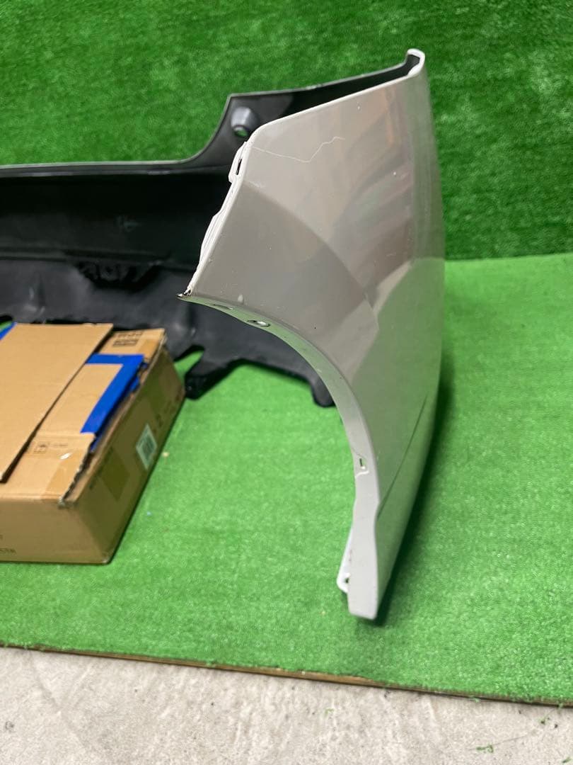 ZVW 30 プリウス　後期　G’s ジーズ　リアバンパー　ディヒューザー