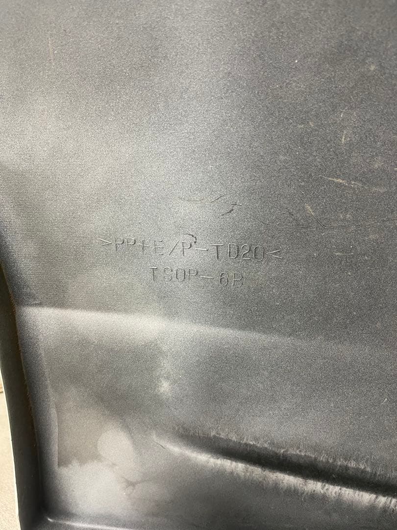 ZVW 30 プリウス　後期　G’s ジーズ　リアバンパー　ディヒューザー