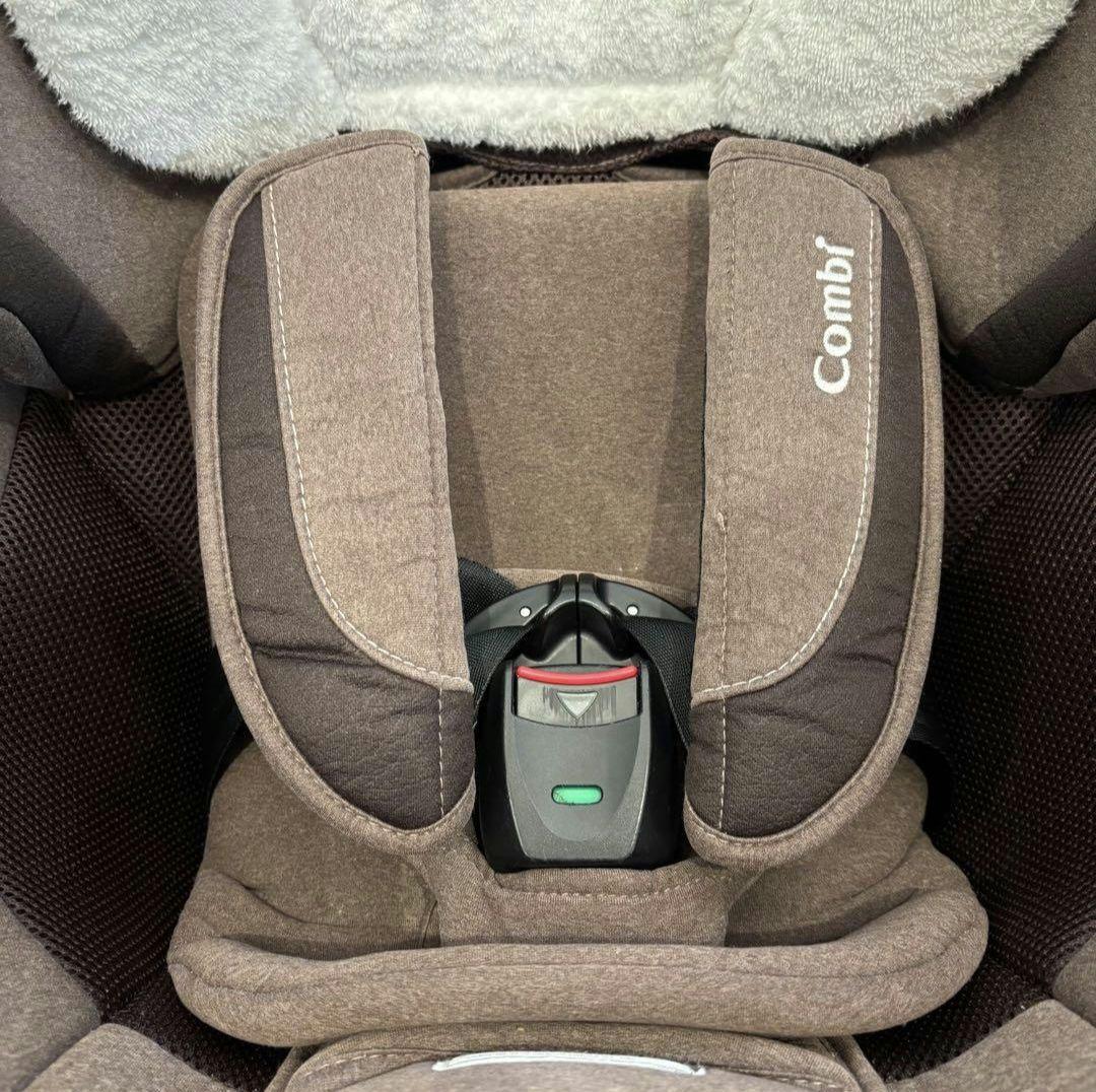 コンビ　クルムーヴ　スマート エッグショック　シートベルト固定　新生児可