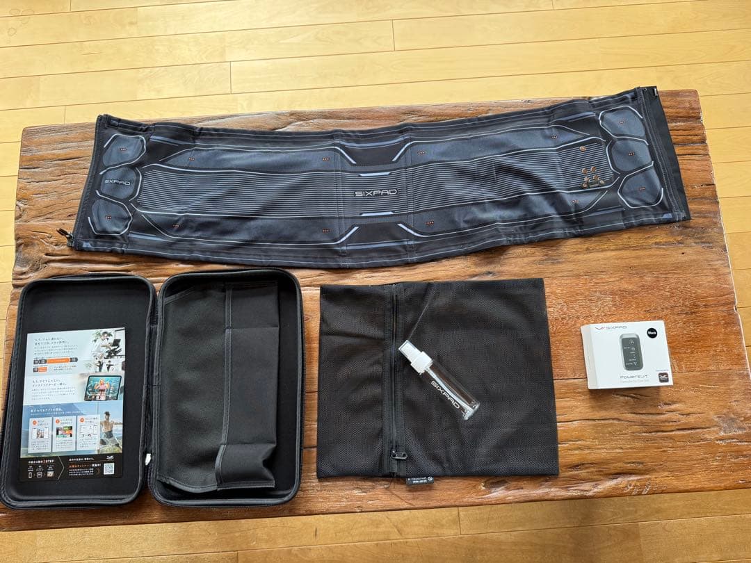 ぐ*。様 SIXPAD CORE BELT 収納ケース付き 美品