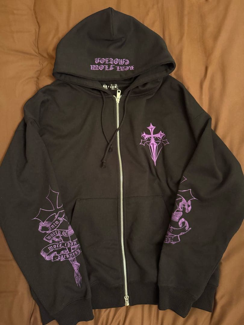 REFLEM/レフレム』クロス刺繍ZIPパーカー／ジップアップパーカー