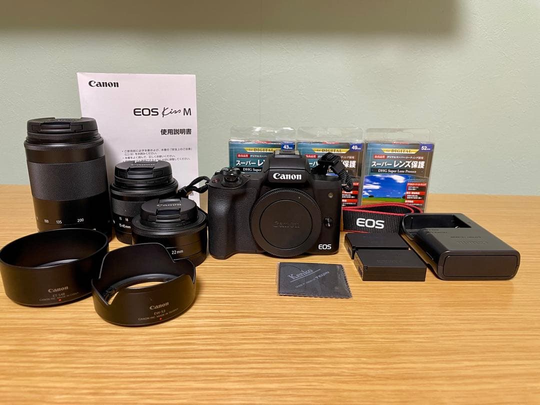 Canon EOS Kiss M ダブルズームキット22mmレンズ付
