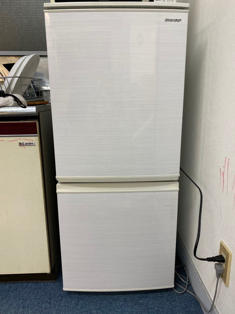 シャープ 冷蔵庫 SJ-D14F-W 2020年製　値下げ
