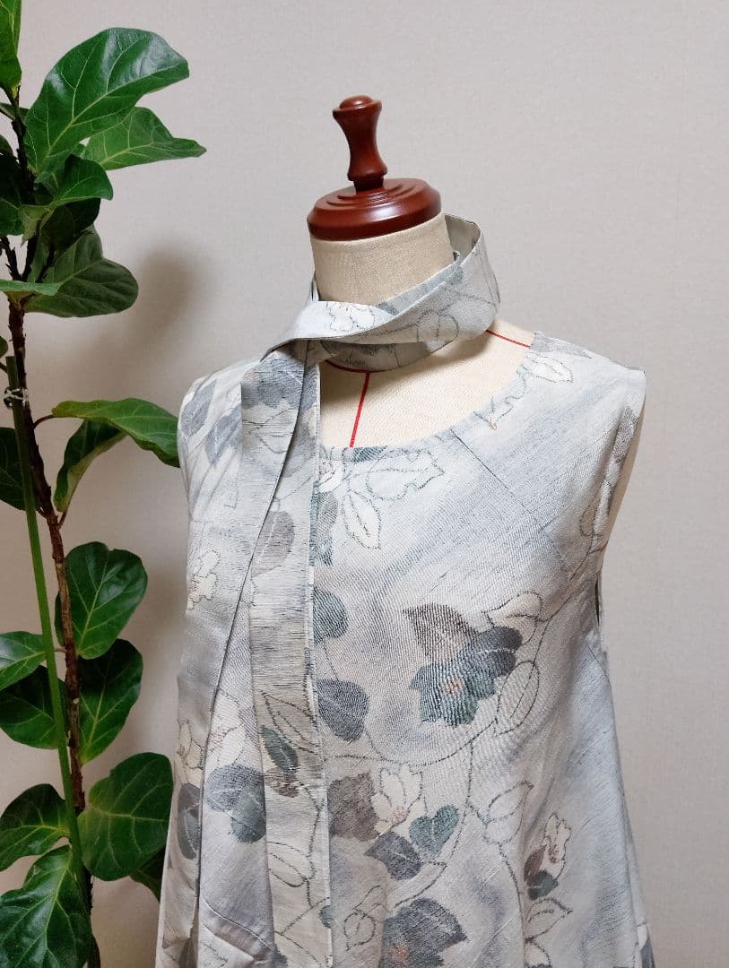 着物リメイク　紬フレアーワンピース　正絹花柄　ストールリボン2本付き