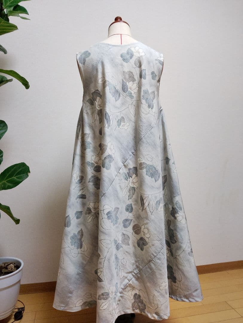 着物リメイク　紬フレアーワンピース　正絹花柄　ストールリボン2本付き