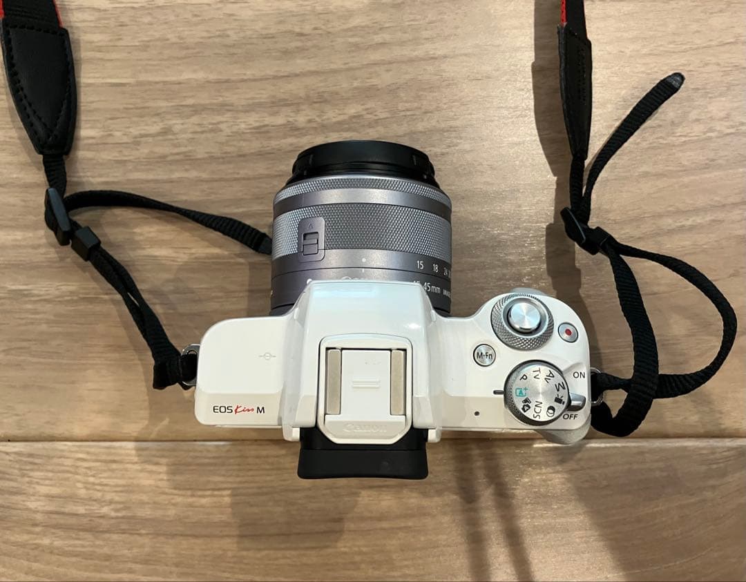 【美品✨】一眼レフカメラCanon EOS Kiss M 15-45mm