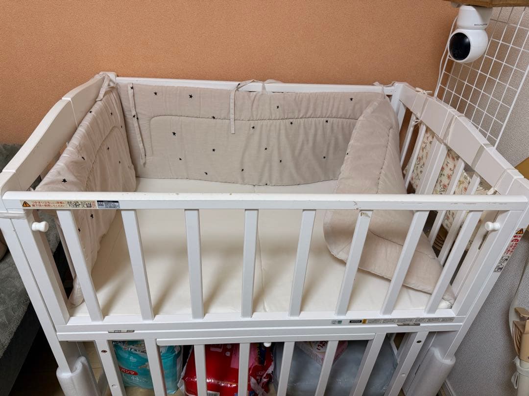 カトージ　ベビーベッド　折り畳み　3段高さ調節　ホワイト　白　ミニ　木製