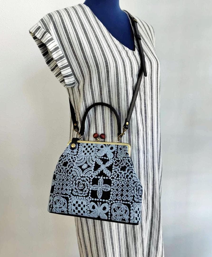 【専用】/フォレストタイルグレイ/木玉がま口革チョコ