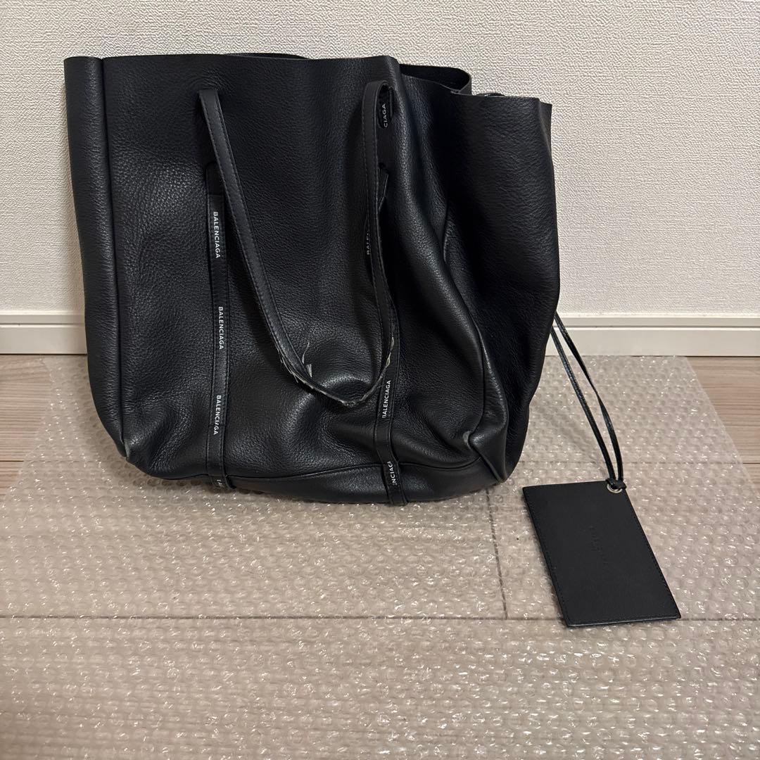 バレンシアガ　レザー　トートバッグ　ブラック