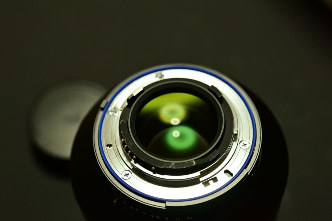 Zeiss Milvus 1.4/85　ZF.2ニコン用