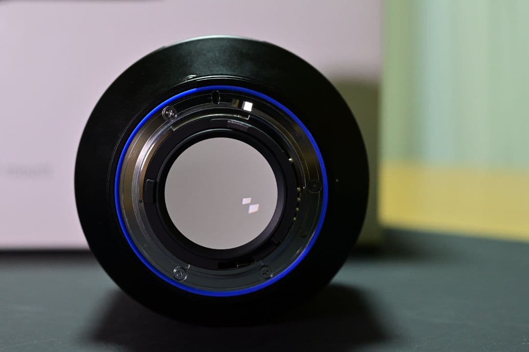 Zeiss Milvus 1.4/85　ZF.2ニコン用