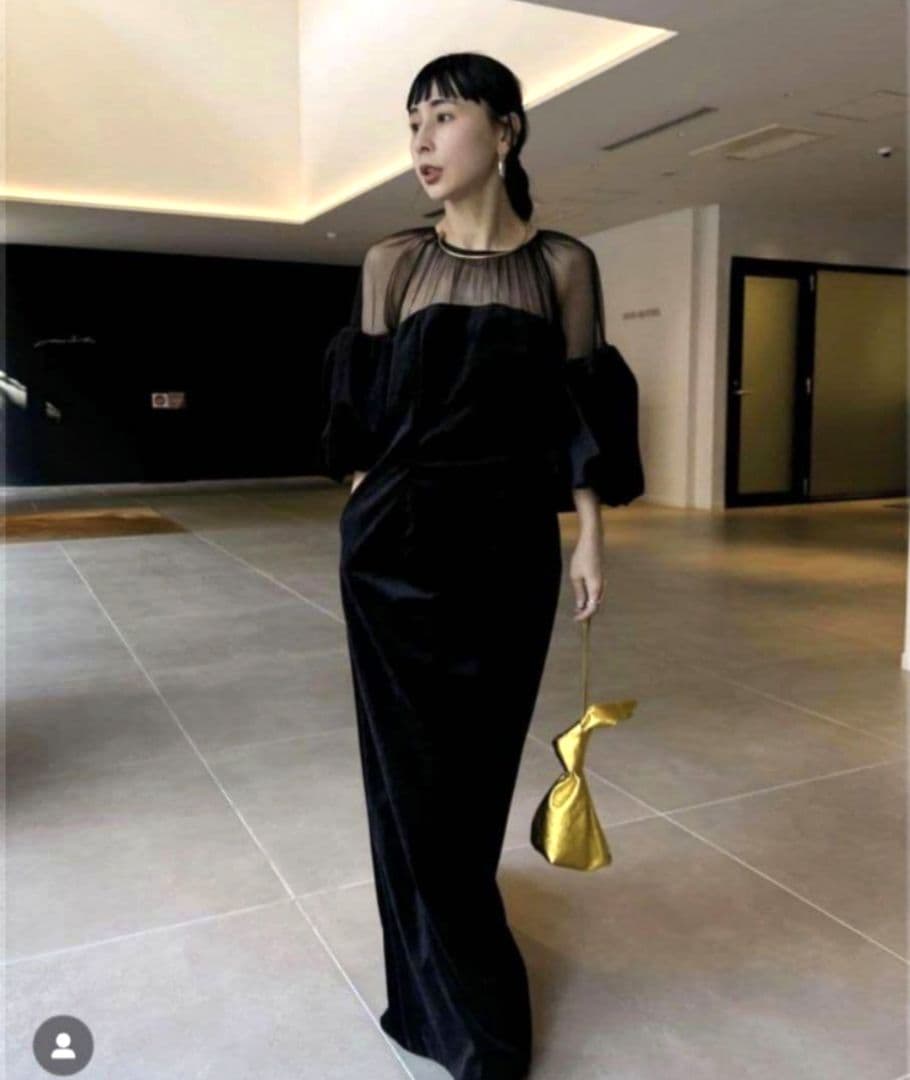 Ameri　SOUFFLE SLEEVE VELOUR DRESS