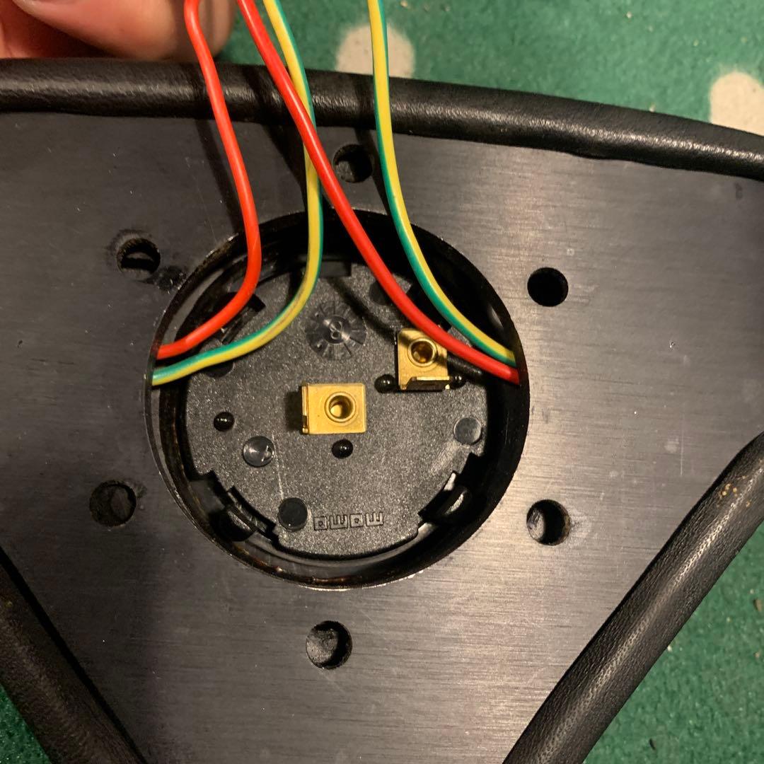 s*r様 MOMOステアリングホイール〈即日発送〉