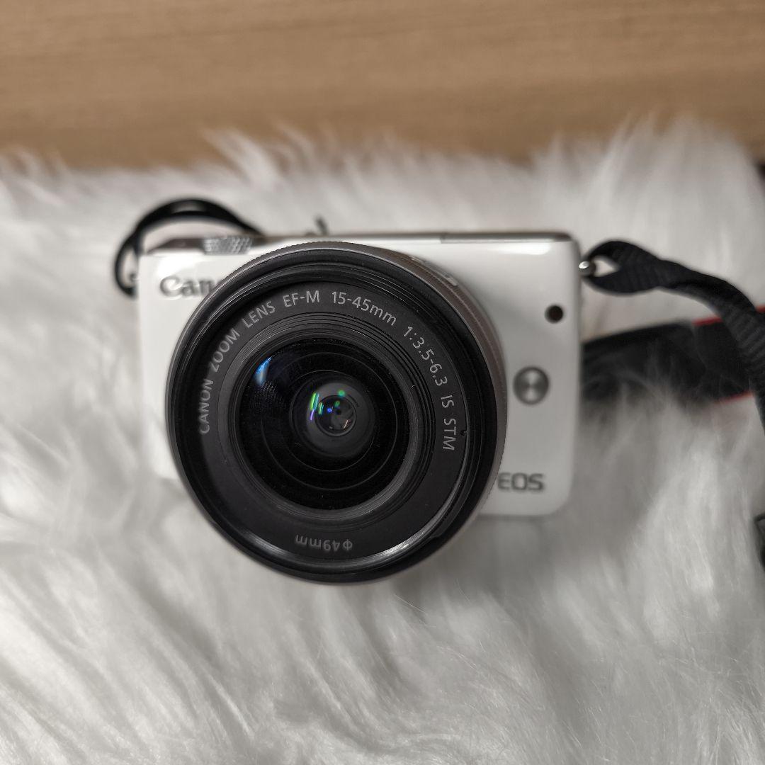 Canon EOS M10 ホワイト 15-45mmレンズ付き