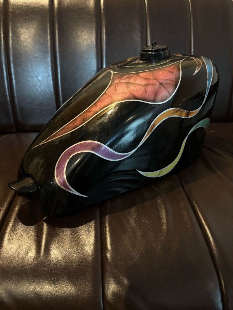 ハーレー　タンク　スポタン　ペイント　エイジング