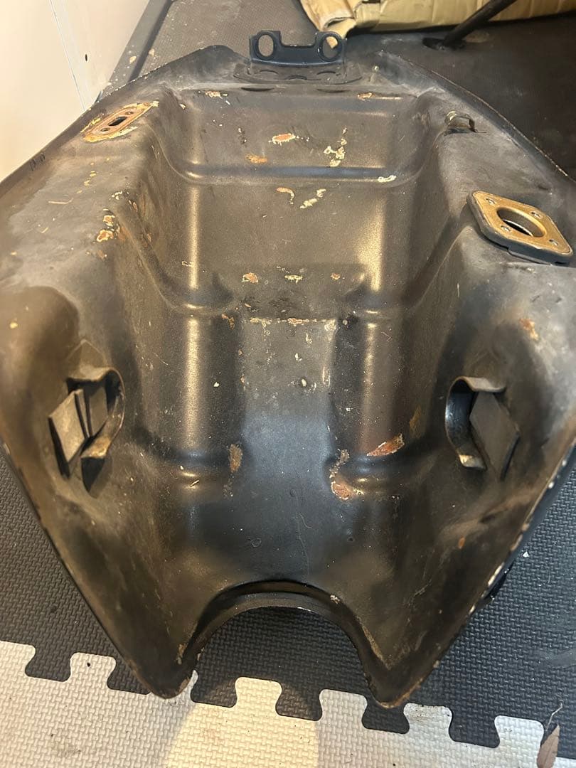 ゼファーχ外装、タンク、サイドカバー、テールカウル