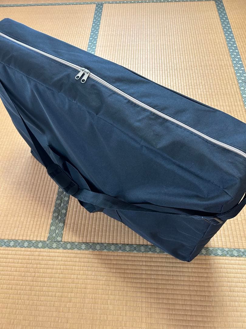 折りたたみ式施術ベッド