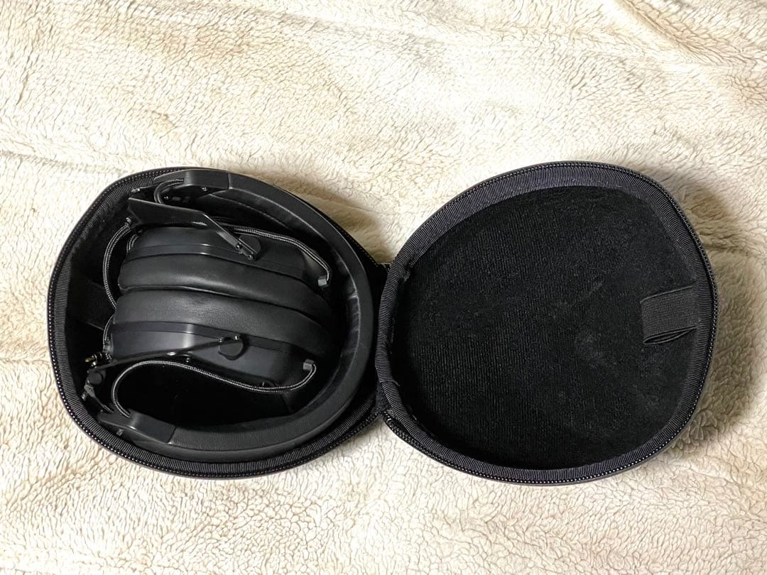 ヘッドホン v-moda M-200