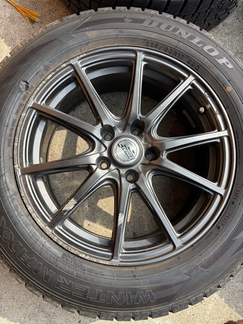 シルバースポークホイールセット DUNLOP 225/60R17