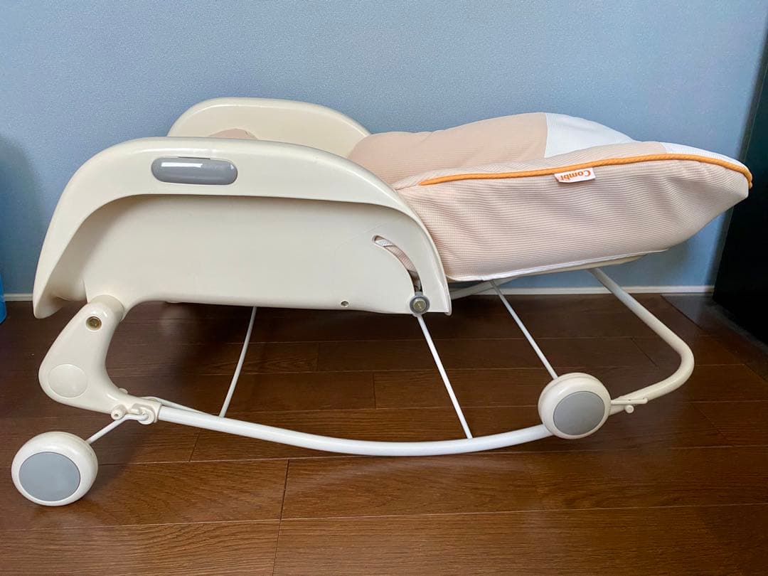 コンビ　プルメアS （ベビーラック　ローチェア　食事イス）