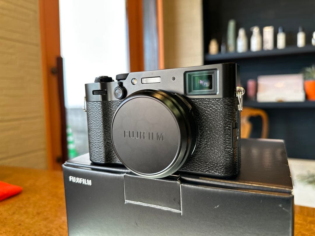〜極美品〜多言語/FUJIFILM X100VI ブラック　※多数オプション品付