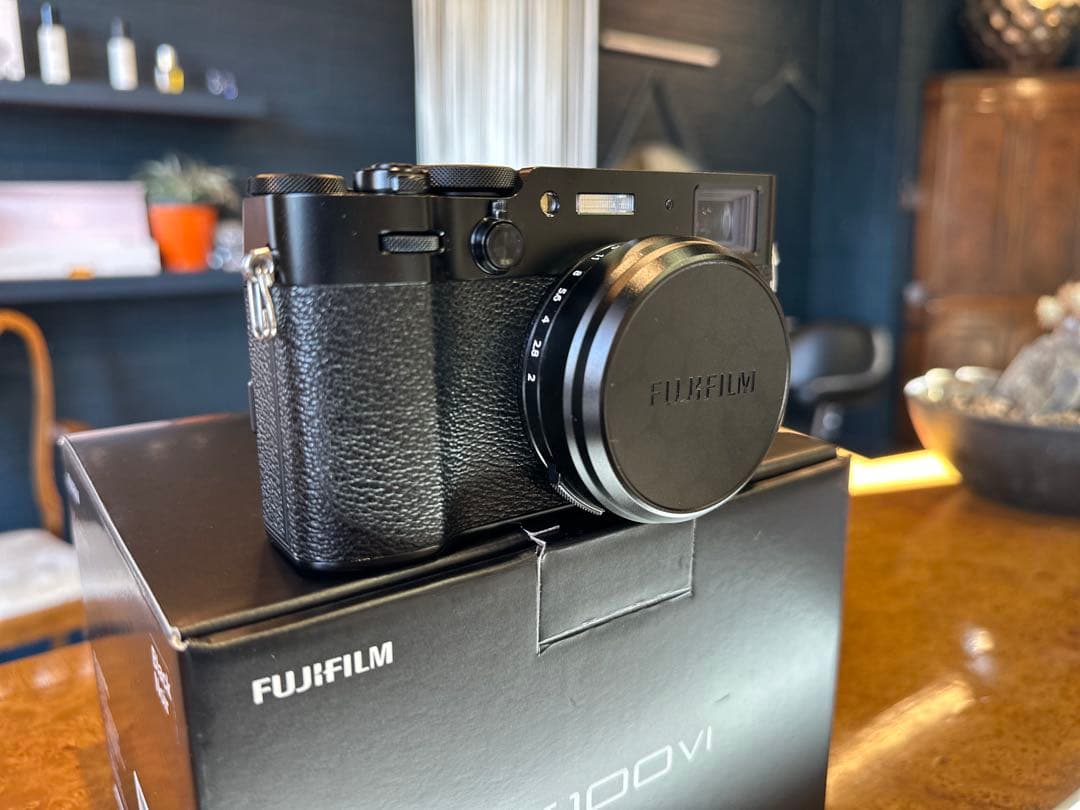 〜極美品〜多言語/FUJIFILM X100VI ブラック　※多数オプション品付