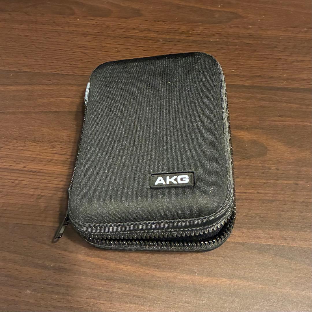 AKG 有線ヘッドホン グレー 収納ケース付き