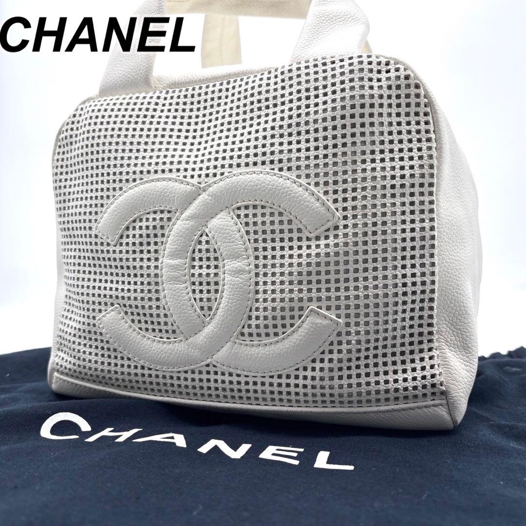 シャネル　キャビアスキン　デカココマーク　パンチング　ハンドバッグ　白　9番台
