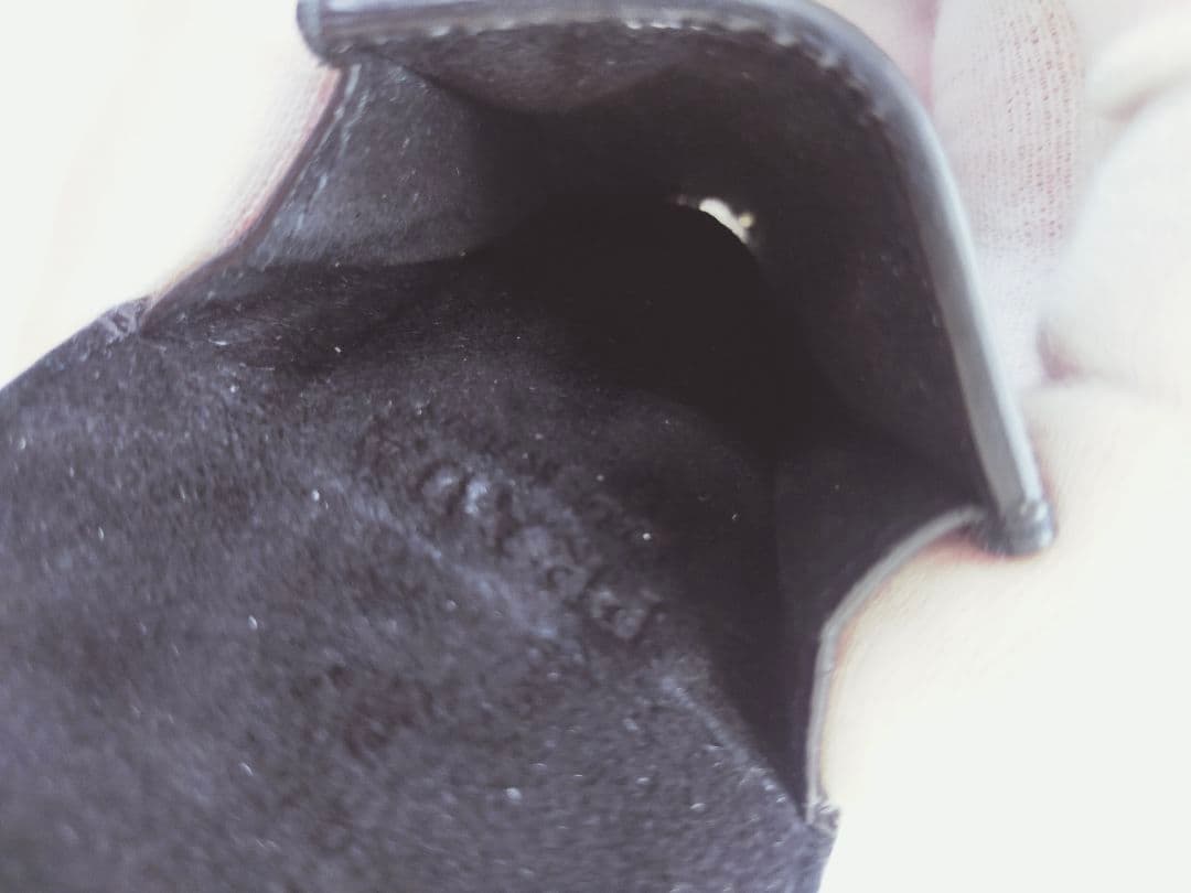 【美品】PRADA イヤホンケース　サフィアーノ