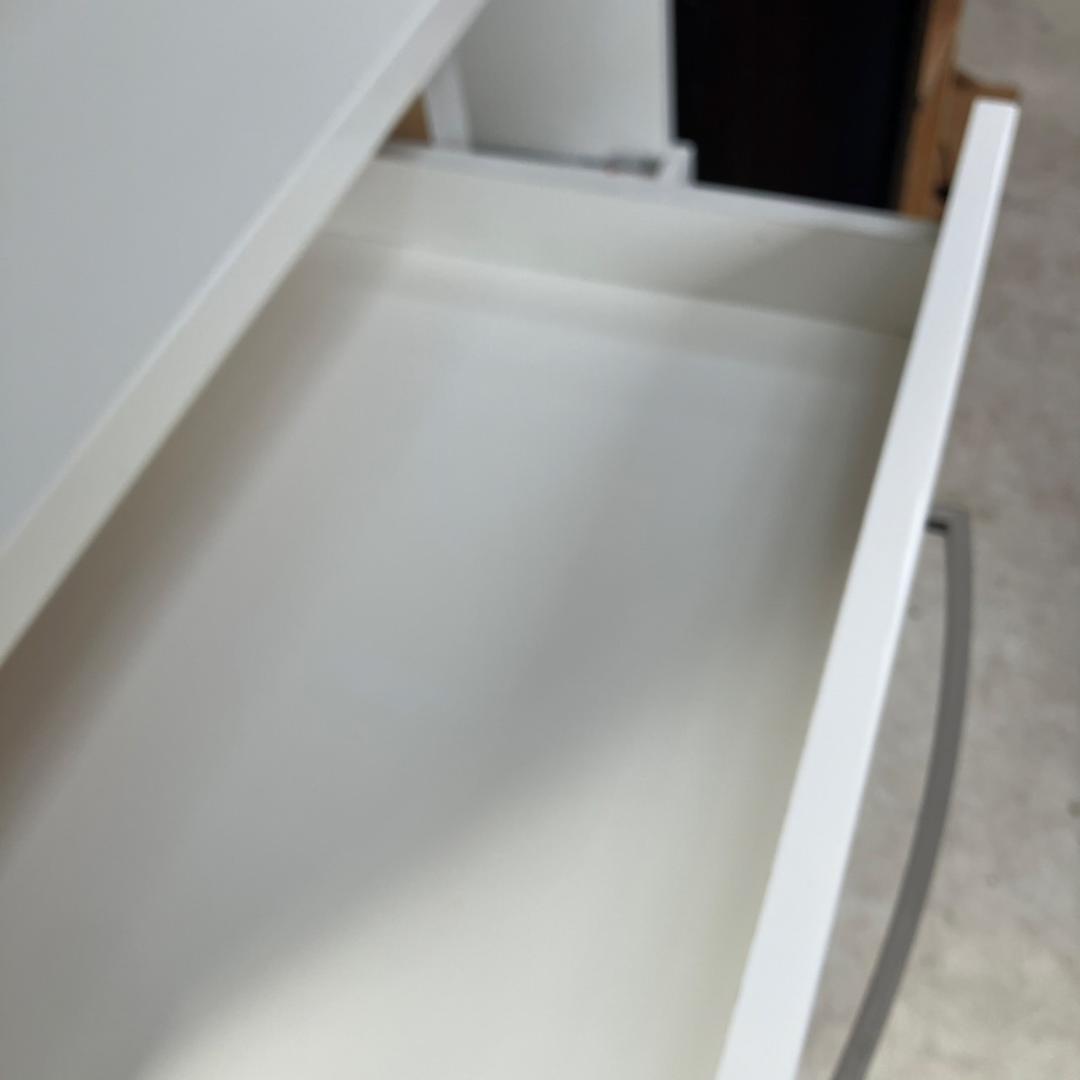 【福岡市　市内近郊限定】ニトリ 食器棚 ホワイト ガラス扉 配送設置無料♬