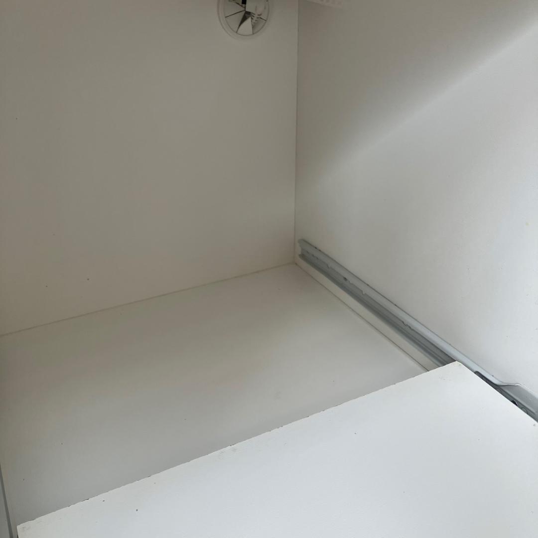 【福岡市　市内近郊限定】ニトリ 食器棚 ホワイト ガラス扉 配送設置無料♬