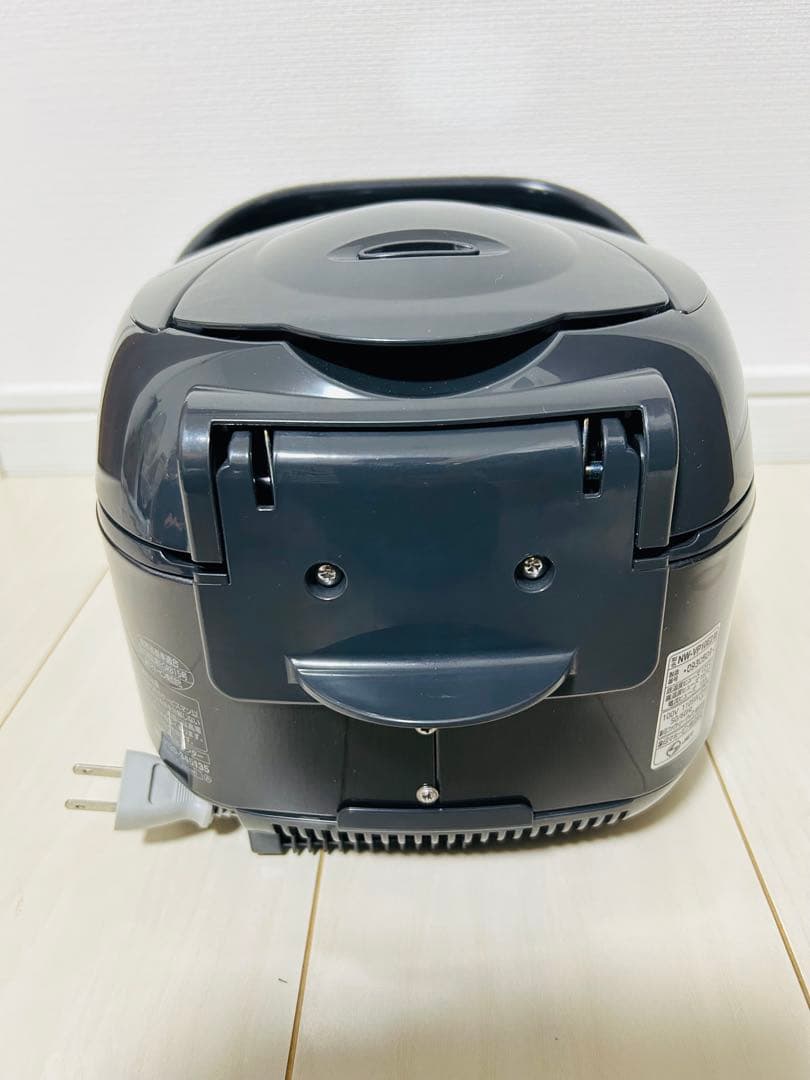 5.5合炊き2023年製NW-VP10E2-BA 象印IH炊飯ジャー 炊飯器