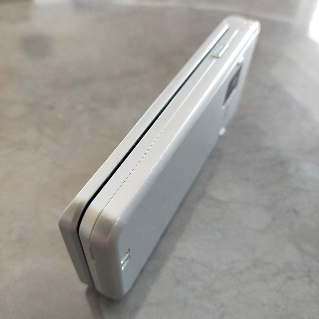 ★docomoＦ-03★arrows　SIMロック解除済　シルバー　ナノシム4G